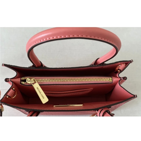 New Michael Kors Mercer Messenger handbag Embossed Leather Grapefruit - Picture 5 of 7